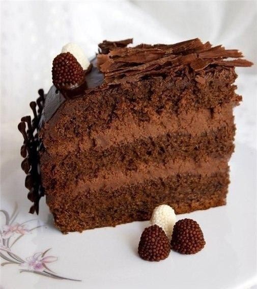 Шоколадний торт з трюфельним кремом