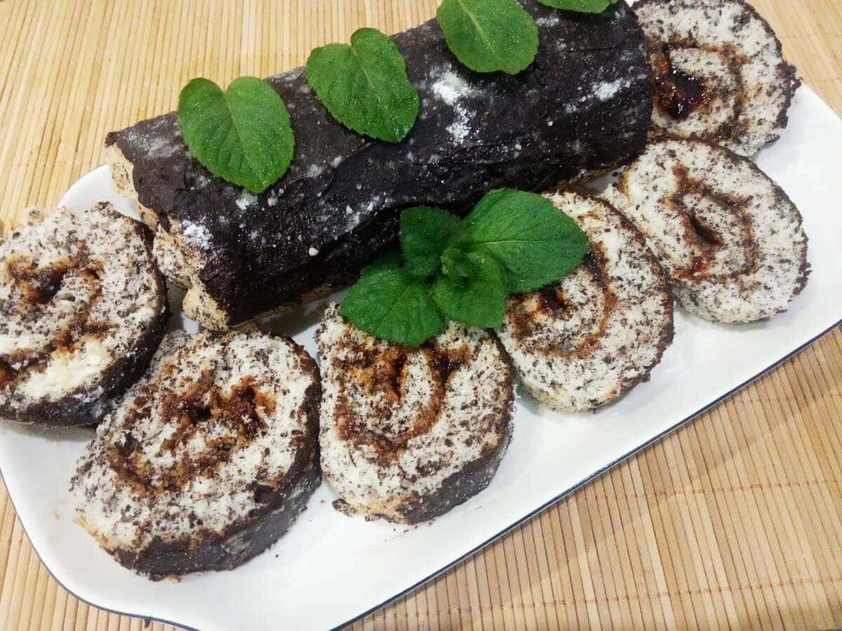 Готовий бісквітний рулет