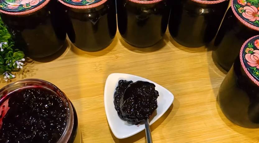 Густе варення з чорної смородини