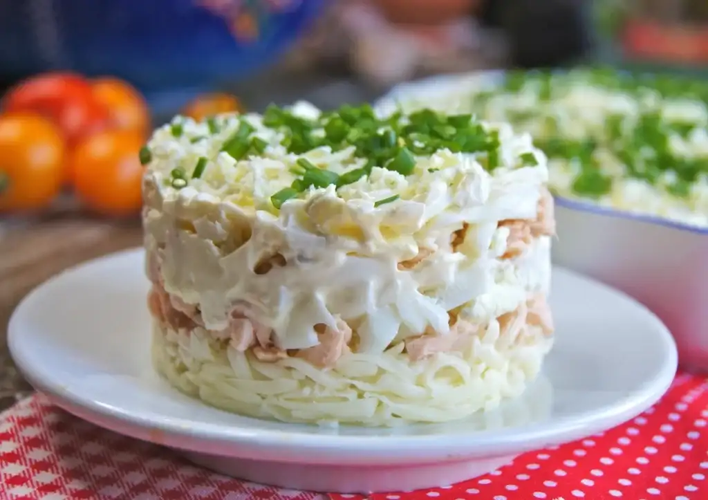 Салат із вареною рибою