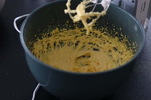 Маковий пиріг з яблуками - проста та дуже смачна випічка до чаю