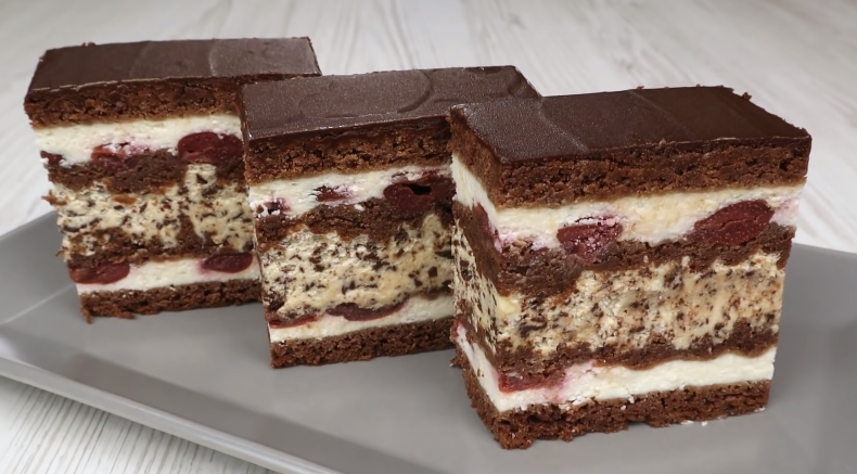 Смачний пляцок «Шоколадна Вишня». Ніжний смак, вам сподобається!