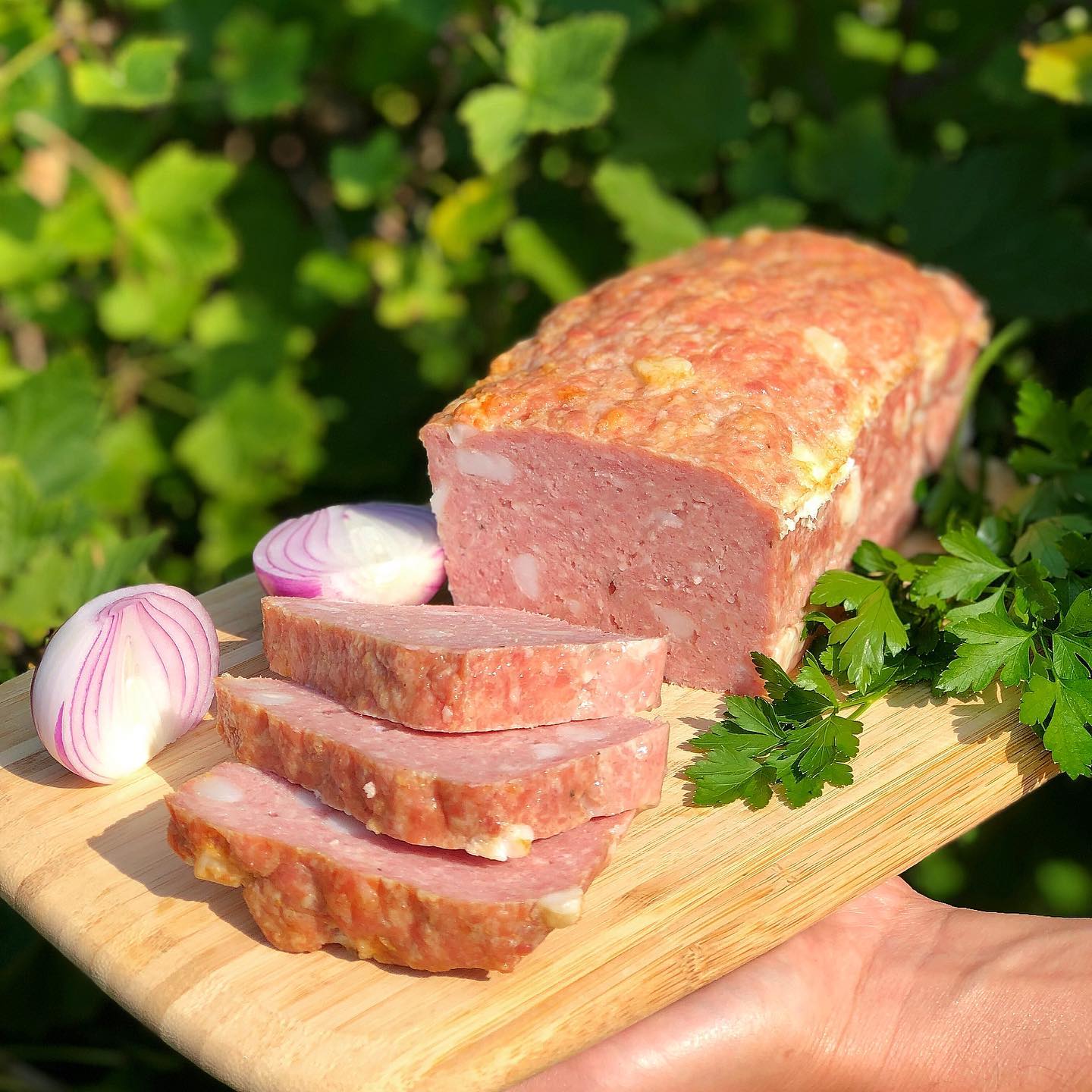 Краща альтернатива магазинній ковбасі - м'ясний хлібець.