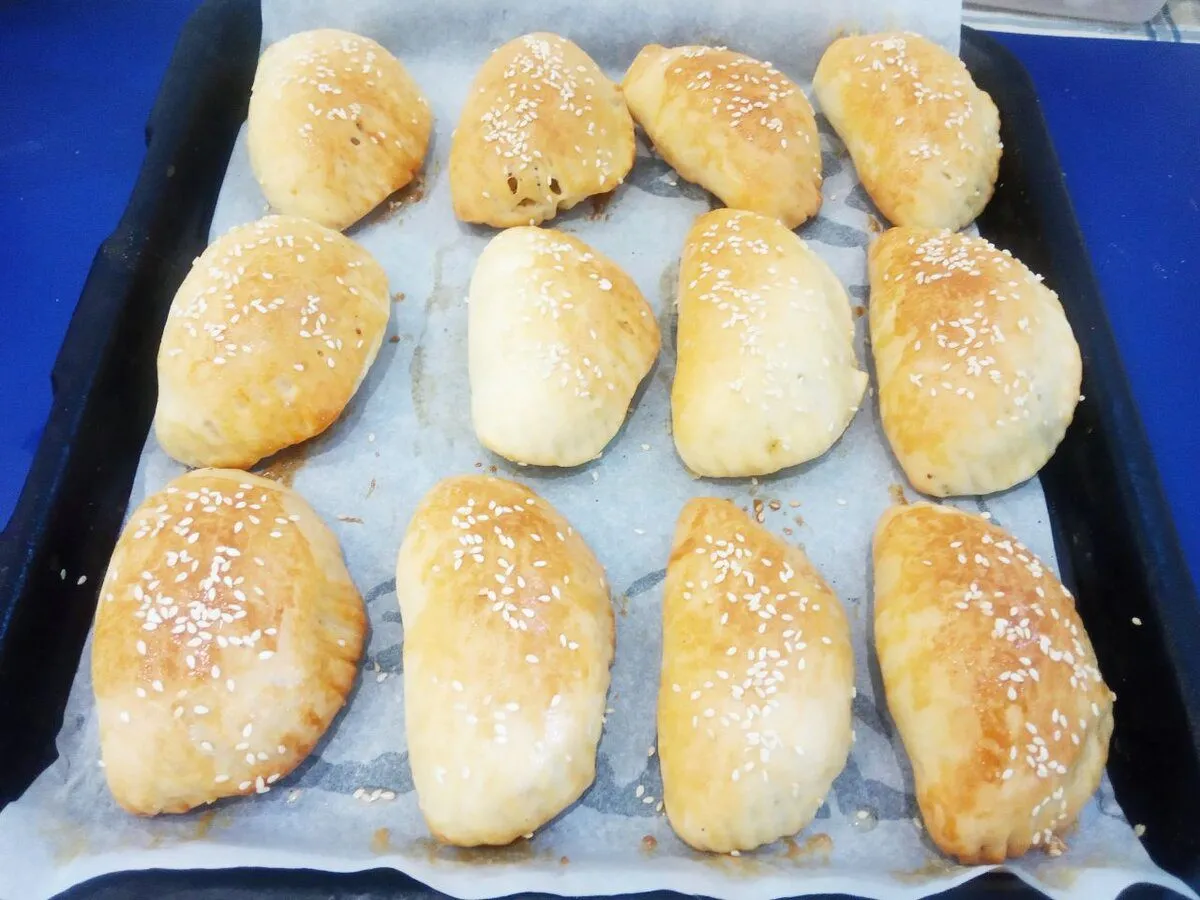 Ароматні та пишні пиріжки без дріжджів