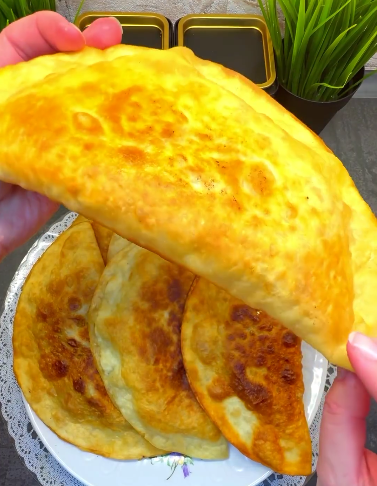 Ліниві чебуреки за 15 хвилин - результат готової страви!