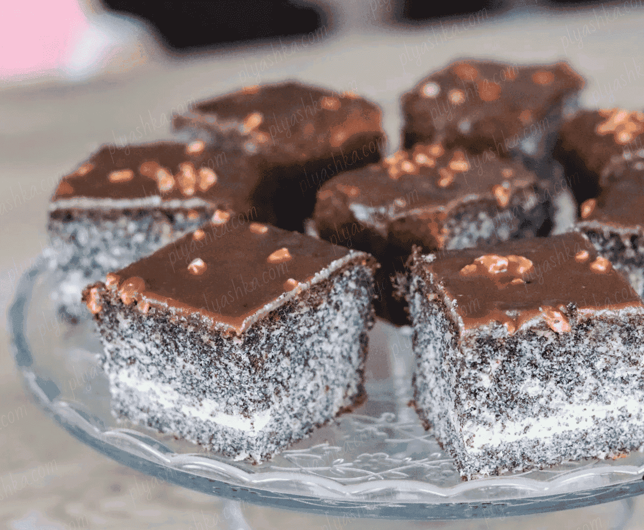 Маковий пиріг з яблуками - проста та дуже смачна випічка до чаю