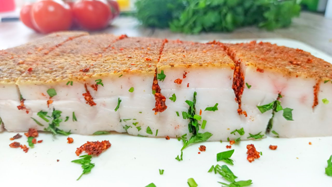 Сало — смачна закуска за 7 хвилин