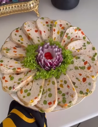 Готовий курячий рулет