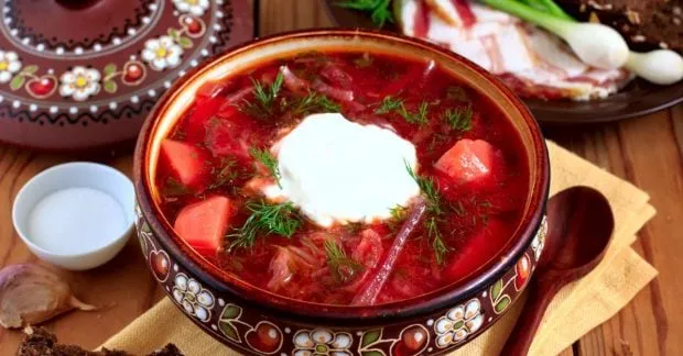 Як приготувати справжній український борщ: покроковий рецепт з секретами шеф-кухаря