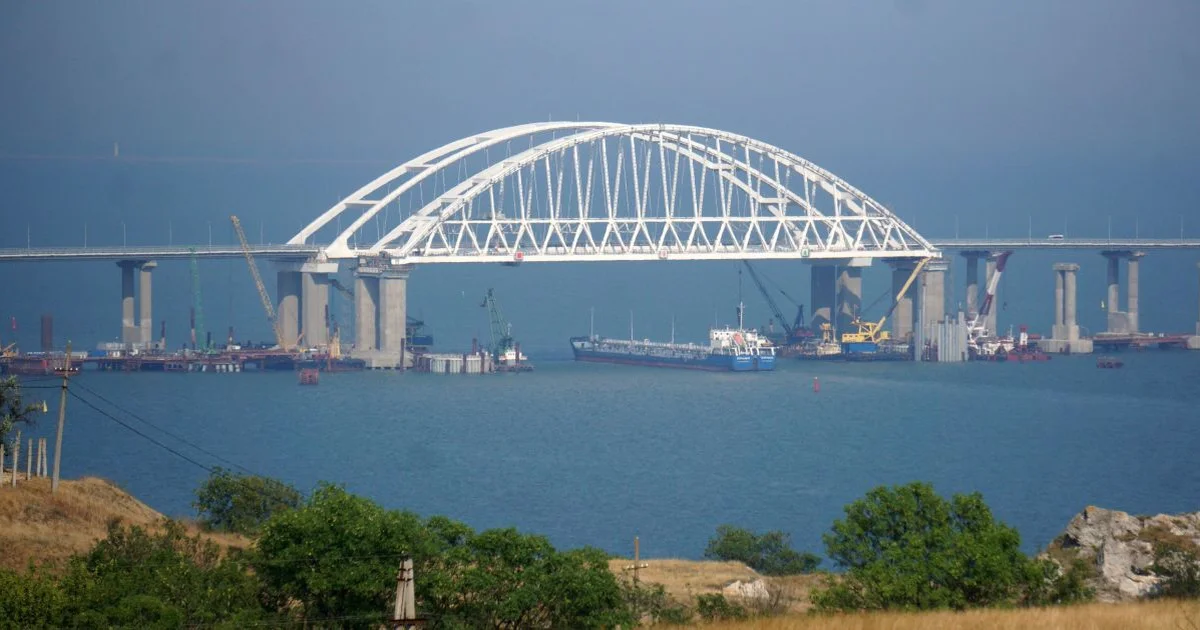 Новина: Ураження російських катерів біля Керченського мосту