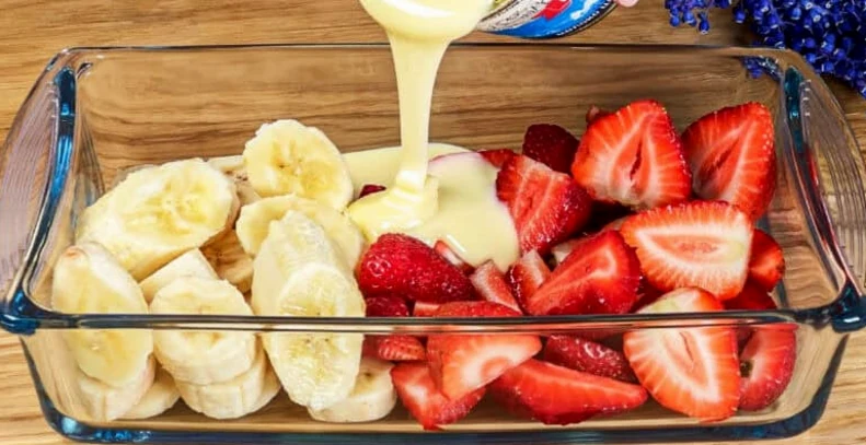 десерт з полуницею та бананом крок 1