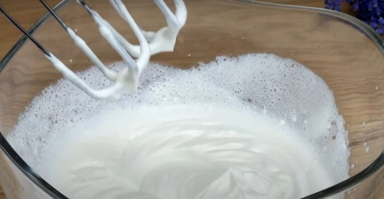 десерт з полуницею та бананом крок 1