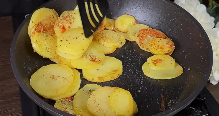 Картопля і 3 яйця — Така смачна “Вечеря” крок 1
