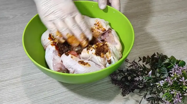 курячі бедра з картоплею — крок 2, покроковий рецепт