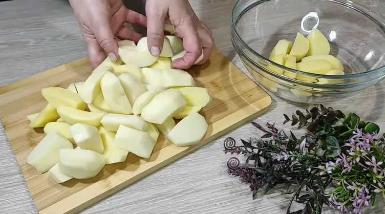 курячі бедра з картоплею — крок 3, покроковий рецепт