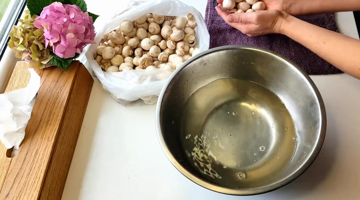 мариновані печериці — крок 2, покроковий рецепт