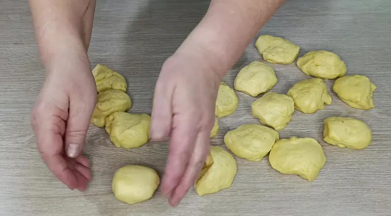 пампушки з вишнею — крок 5, покроковий рецепт