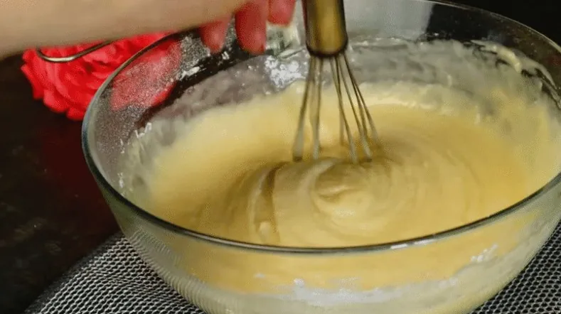 пиріг з ягід та молока крок 2