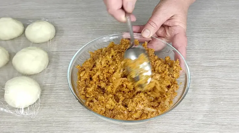 пиріжки з капустою — крок 4, покроковий рецепт