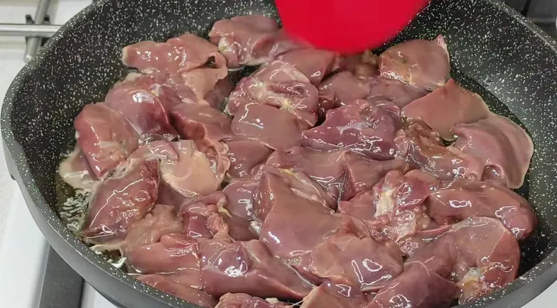 салат з курячої печінки — крок 3, покроковий рецепт