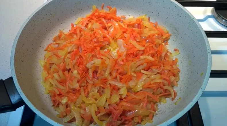 тушені курячі желудки — крок 3, покроковий рецепт