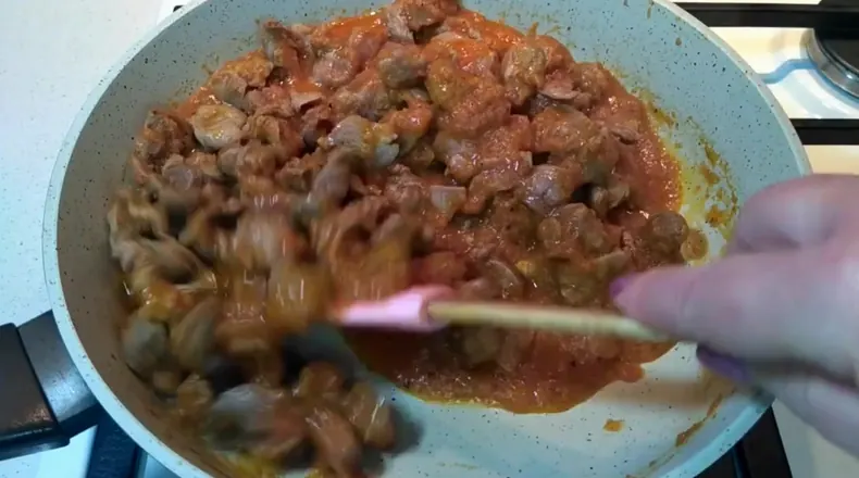 тушені курячі желудки — крок 5, покроковий рецепт