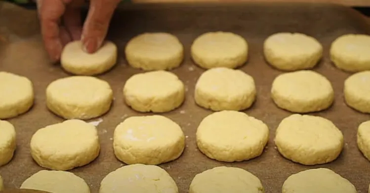 У вас є Сир? Показала цей рецепт сусідці — тепер вона готує його щодня крок 2