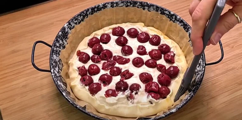 Є листкове тісто? «Літня новинка»: ніхто не вірить, як це просто. За 10 хв крок 2