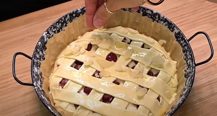 Є листкове тісто? «Літня новинка»: ніхто не вірить, як це просто. За 10 хв крок 3