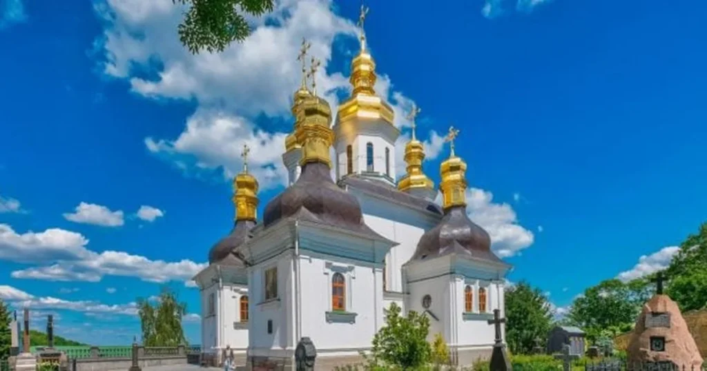 30 травня: церковне свято та традиції поминання покійних
