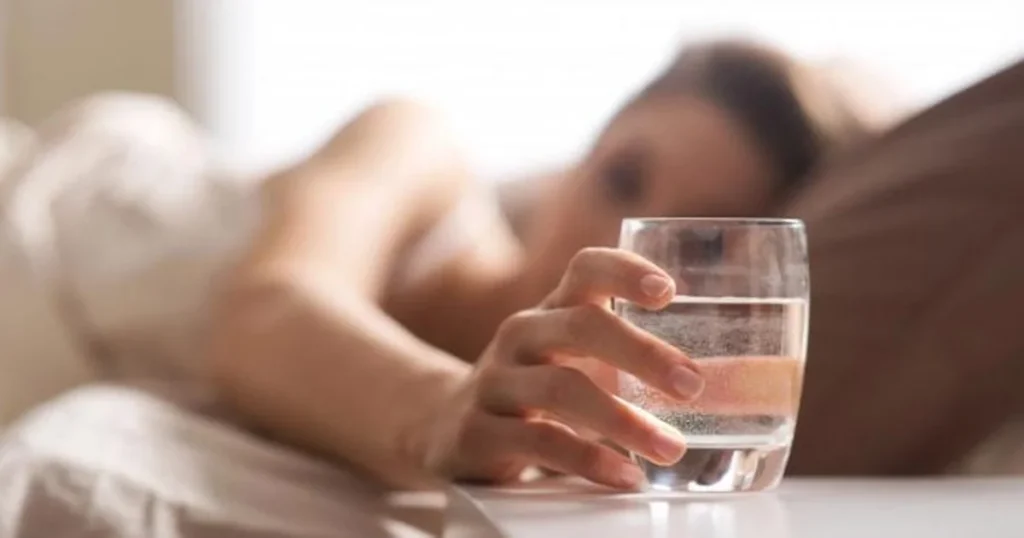 Лікарі кажуть, що в спеку краще пити молоко, а не воду