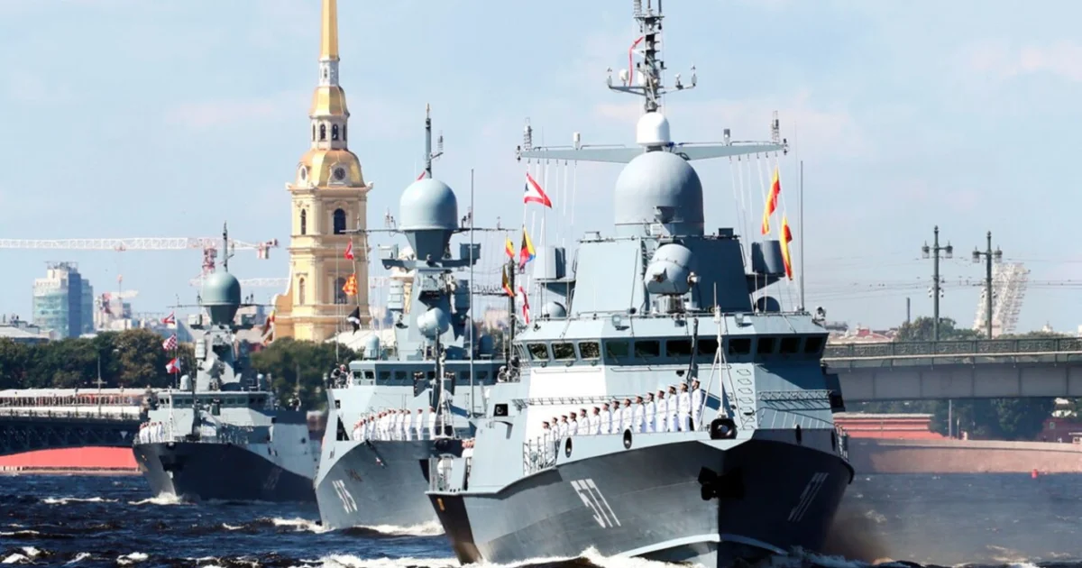 Не до того зараз»: у рф скасували парад до дня Військово-морського флоту