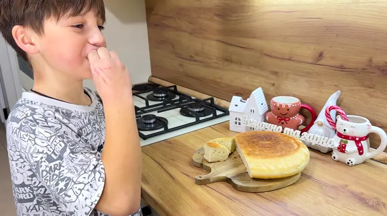 Хліб на сковороді — смачний рецепт без духовки