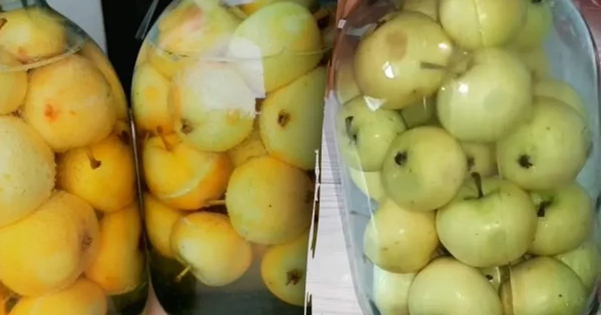 яблука білий налив у сиропі